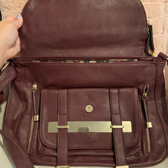 Call it spring purse with long strap - Picture 2 of 5